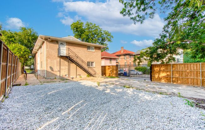 Newly Renovated 2 Bedroom 2 Bath Condo / Gated Parking / East Dallas