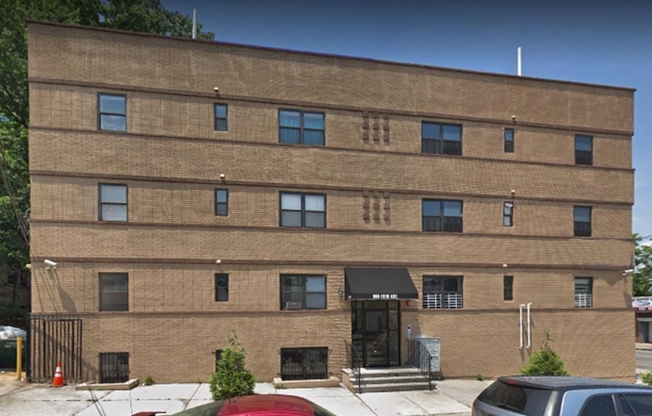 969 18 AVE