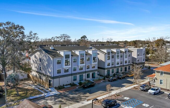 2 beds, 2 baths, 949 sqft, $2,600, Unit #301