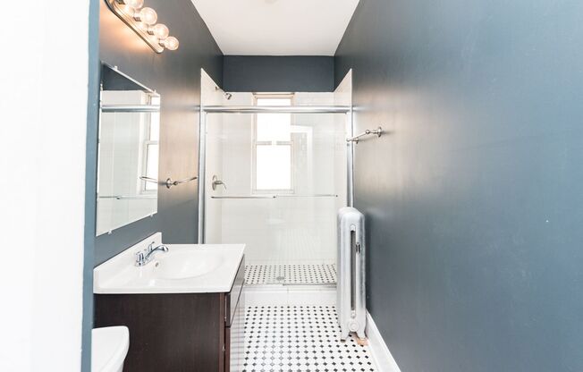 2 beds, 1 bath, 1,400 sqft, $2,095, Unit 1842 - 3B