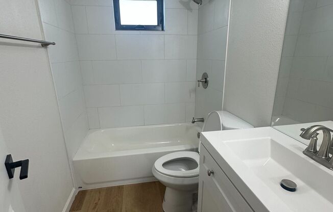 1 bed, 1 bath, 595 sqft, $1,290, Unit 115