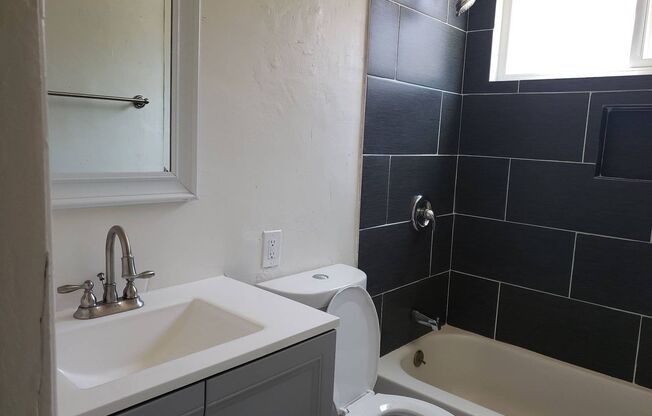 405 W 10th St