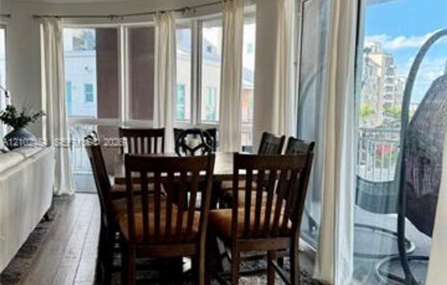 3 beds, 3 baths, $4,500, Unit # 301