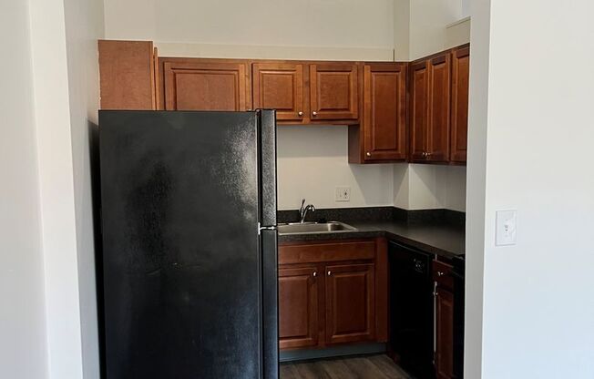 1 bed, 1 bath, 715 sqft, $1,795, Unit 35-310