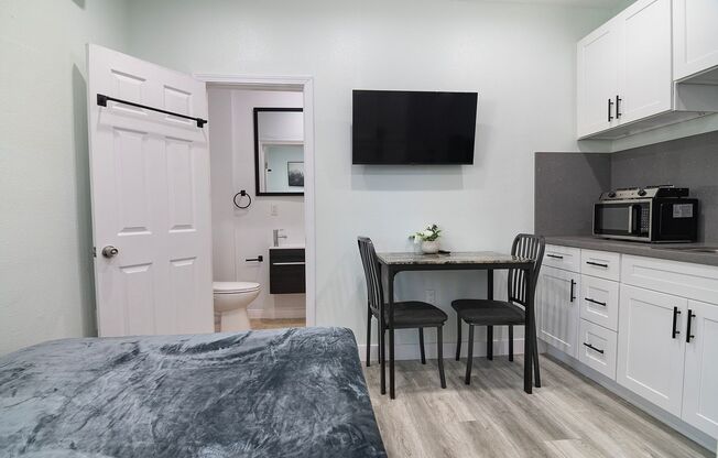 Studio, 1 bath, 141 sqft, $1,077.08, Unit 03