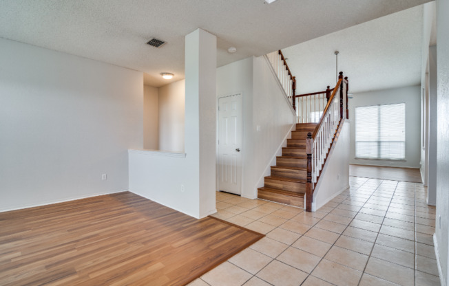 2401 REDFIELD DR