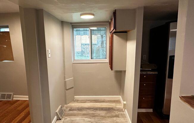 2 beds, 1 bath, $925, Unit Unit 2 2nd Fl