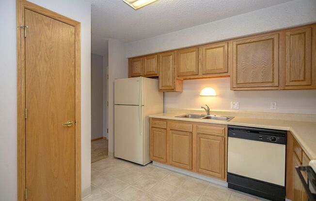 2 beds, 1.5 baths, 967 sqft, $1,130, Unit B-105