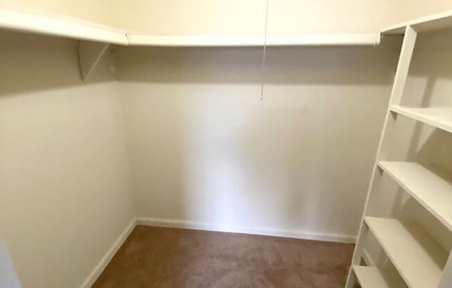 1 bed, 1 bath, 625 sqft, $1,270, Unit D09