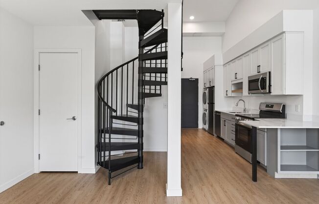 1 bed, 1 bath, 568 sqft, $1,565, Unit 407