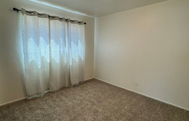 2 beds, 1 bath, 700 sqft, $2,375, Unit A