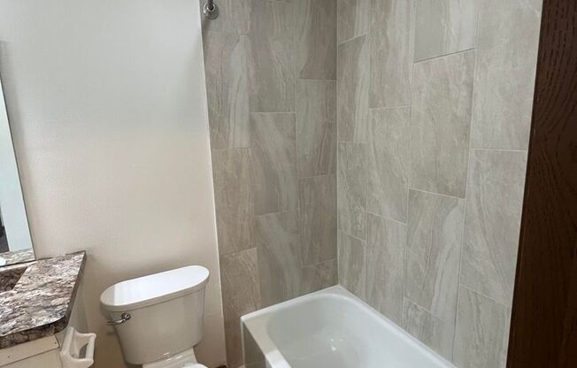 2 beds, 1 bath, 980 sqft, $1,750, Unit 7740CB
