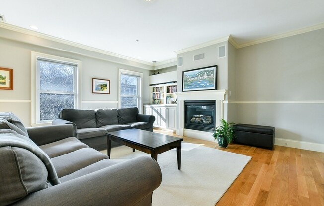 580 E 2 ST