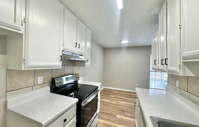 2 beds, 1 bath, 824 sqft, $795, Unit Unit 3