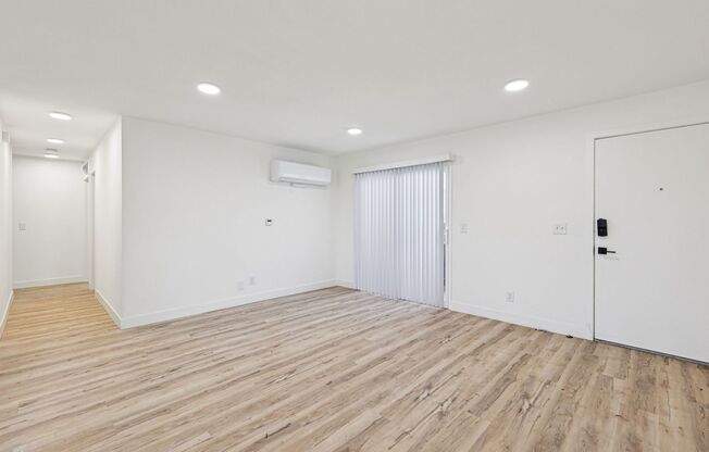 3 beds, 2 baths, 1,200 sqft, $3,695, Unit 403