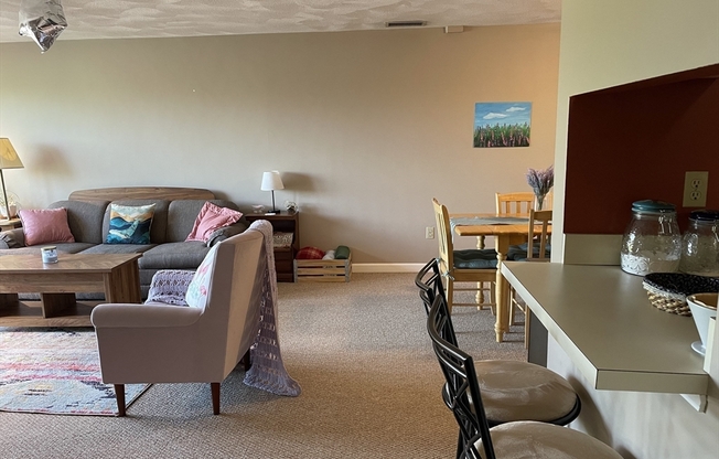 2 beds, 2 baths, 1,114 sqft, $3,950, Unit 606