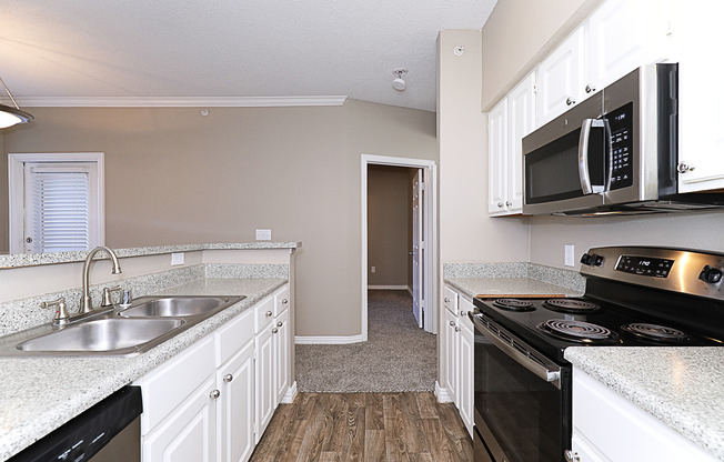 2 beds, 2 baths, 948 sqft, $1,525