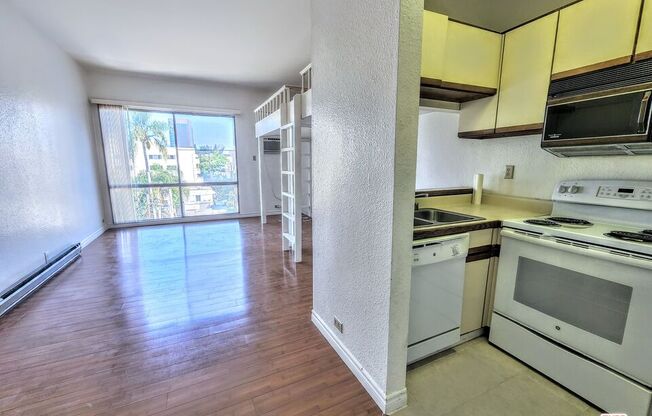 Studio, 1 bath, 388 sqft, $2,200, Unit 522