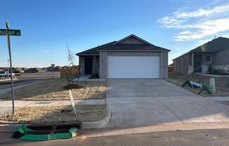 3 beds, 2 baths, $1,650