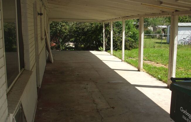 Spacious 4 bedroom 2 bath house with large backyard!