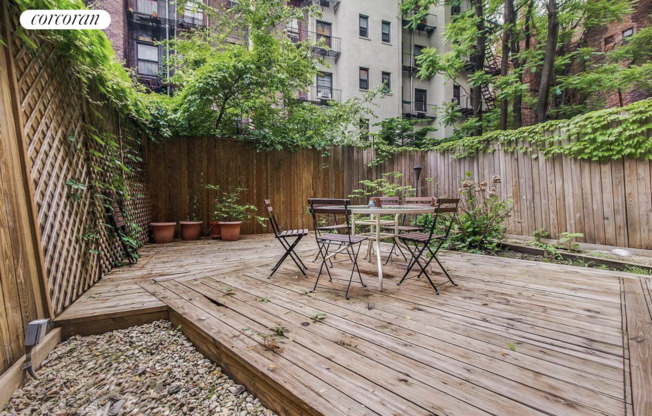 331 E 89 ST