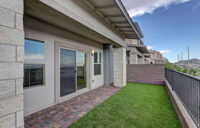 3 beds, 2.5 baths, $2,700, Unit # 1124