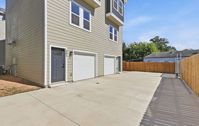 Brand-New 3-Story Modern Townhome Near Downtown & Southtown