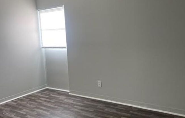 3 beds, 1 bath, $850