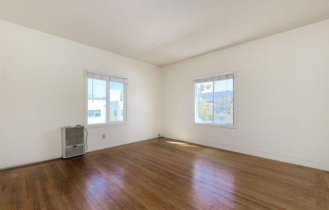 Studio, 1 bath, 370 sqft, $1,737