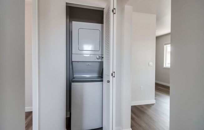 1 bed, 1 bath, $2,750, Unit E