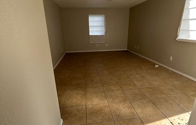 2 beds, 1 bath, 972 sqft, $950, Unit 7023