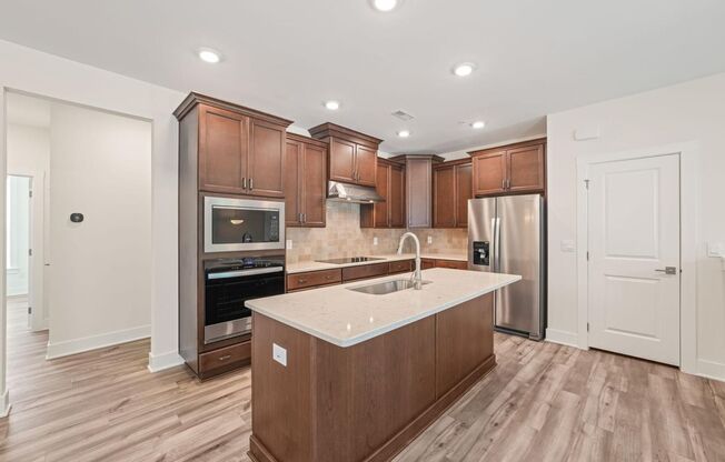 Modern, Spacious 2 Bed Townhome, Brier Creek Country Club, Golf course views!