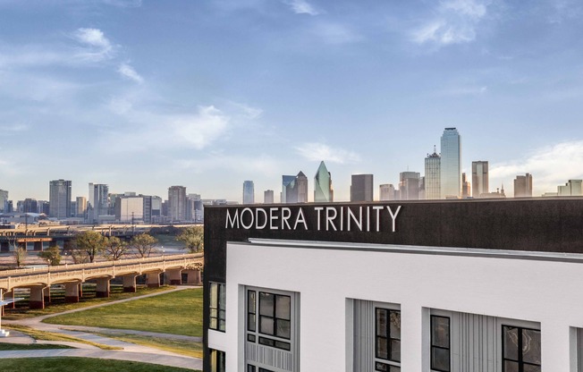 Conveniently located on the West Bank of the Trinity River, Modera Trinity boasts exciting on-site retail, premium homes, and a nearby levee path connecting to a future planned 250-acre park.