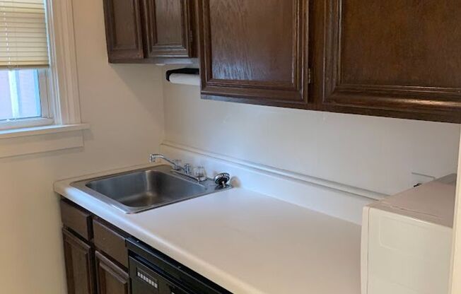 1 bed, 1 bath, 819 sqft, $1,650, Unit 104