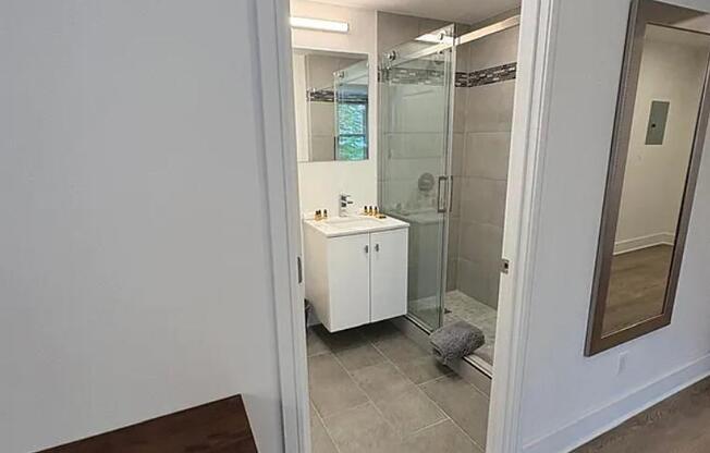 1 bed, 1 bath, $5,600, Unit 6I