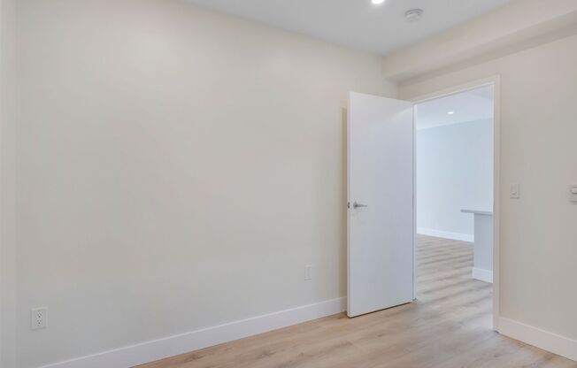 2 beds, 1 bath, 760 sqft, $2,698, Unit 604