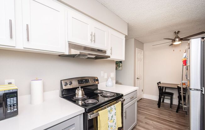 1 bed, 1 bath, 592 sqft, $1,570