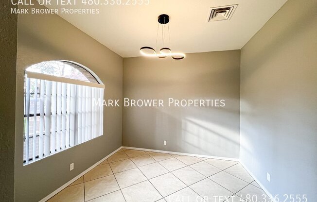 938 E LEXINGTON AVE