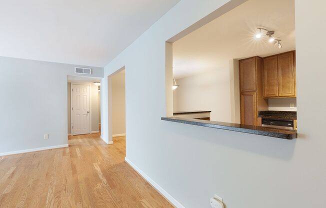 Very Spacious 2bd/2ba Condo in Brookhaven w/ Pool and Large Green Space!