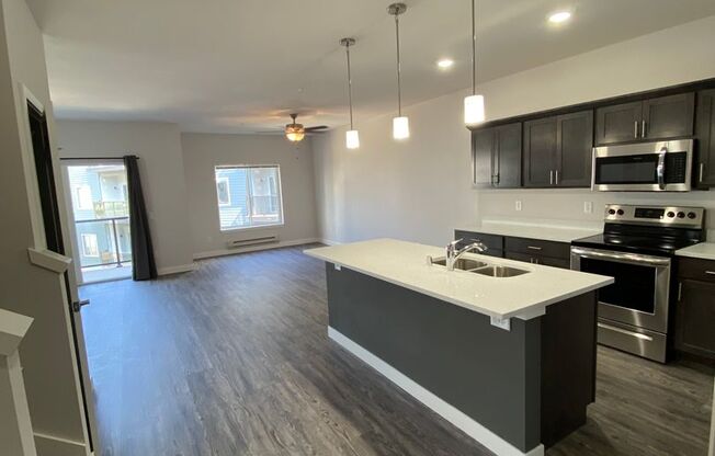 2 beds, 2.5 baths, $2,195, Unit 4958-316