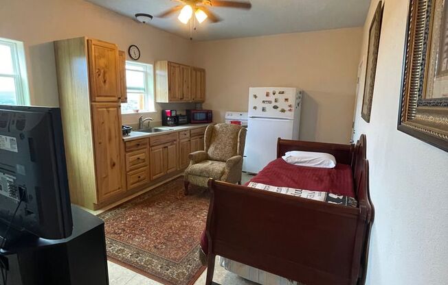 1 bed, 1 bath, $850