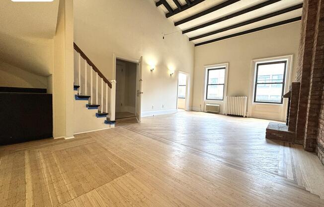 331 W 18 ST