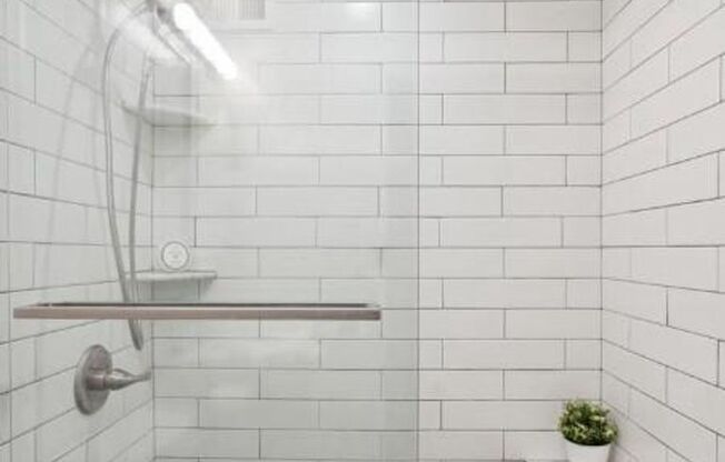 Studio, 1 bath, 420 sqft, $1,400, Unit 901
