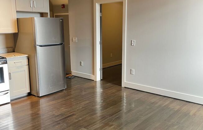 1 bed, 1 bath, 539 sqft, $900, Unit 704