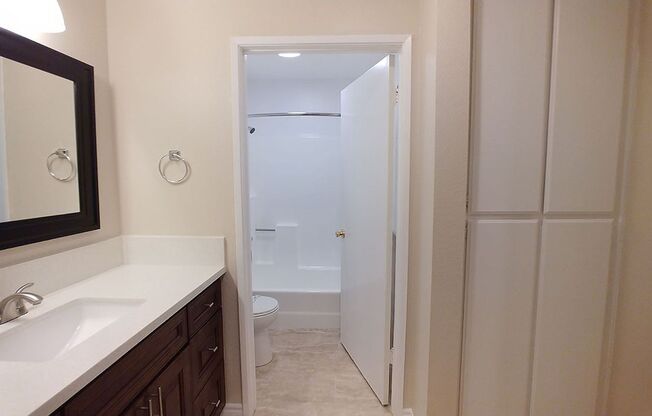 1 bed, 1 bath, 890 sqft, $2,550, Unit 114