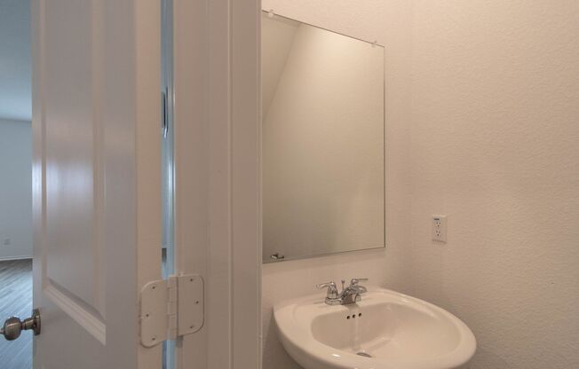 4 beds, 2.5 baths, $1,700