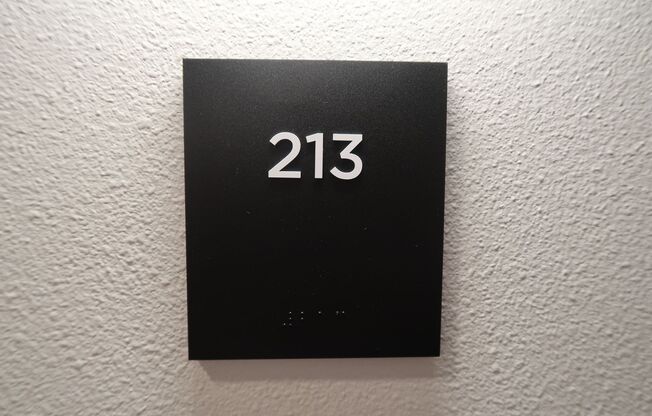 Studio, 1 bath, 429 sqft, $1,574, Unit 213