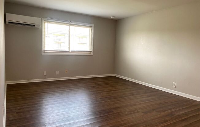 1 bed, 1 bath, 640 sqft, $995, Unit A11