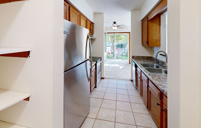 2 beds, 1 bath, 950 sqft, $1,700, Unit 7765RB