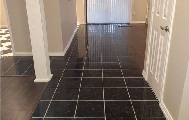 Great House in Glenbrook Meadows!!